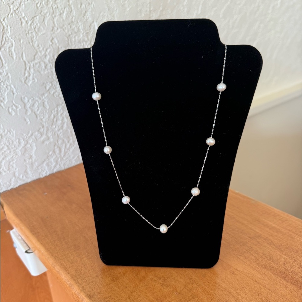 Elegant Silver Pearl Necklace